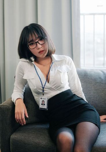 女子高中生的腰姿_BD英语在线播放观看