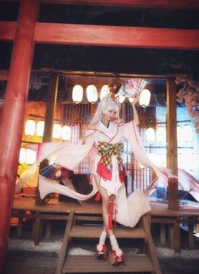 男人狂揉吃奶胸视频_BD韩语高清免费观看